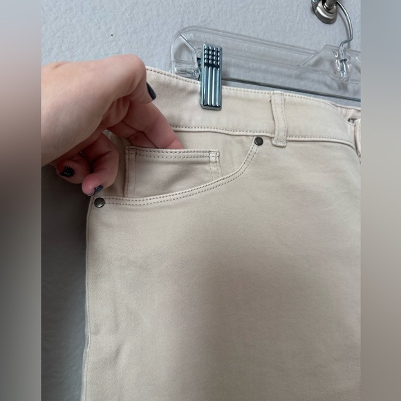 Chico’s Platinum Pants - Picture 4 of 12